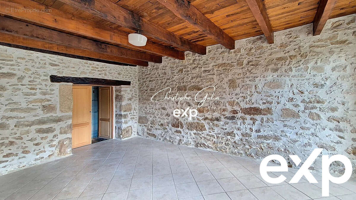 Maison à CHATEAUPONSAC