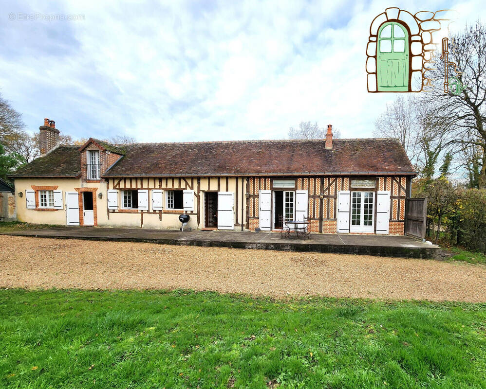 Maison à SARGE-SUR-BRAYE