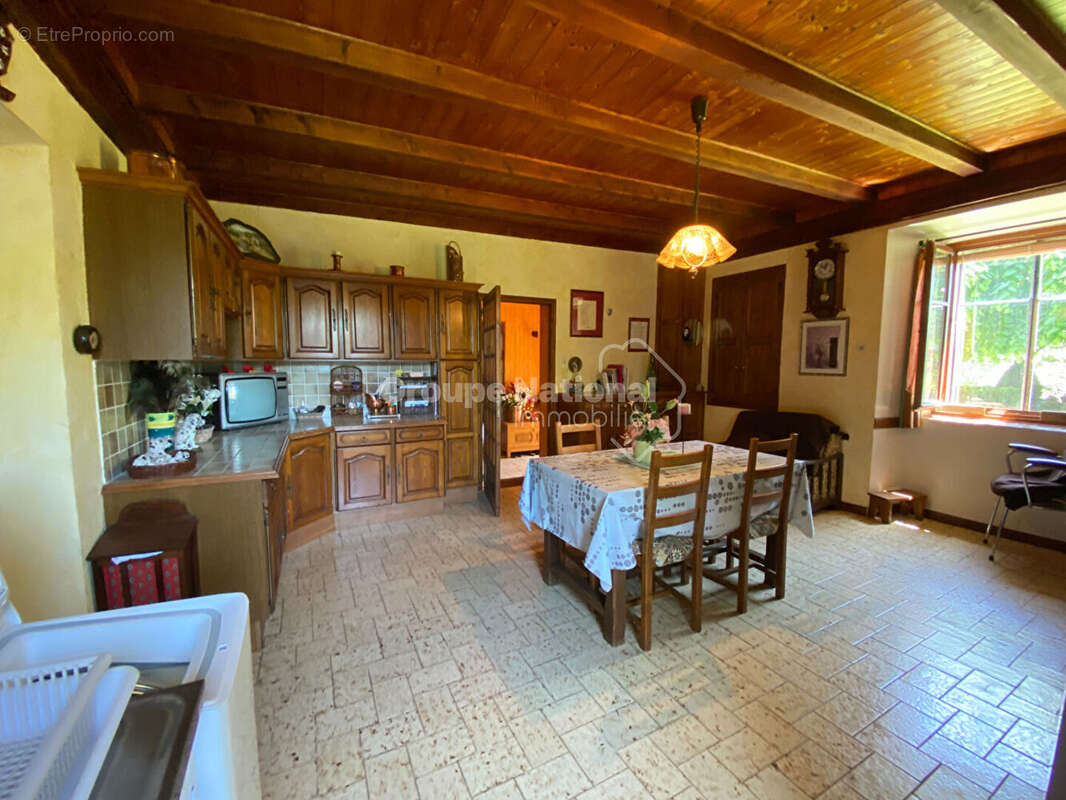 Maison à SAINT-MARTIN-DE-FUGERES