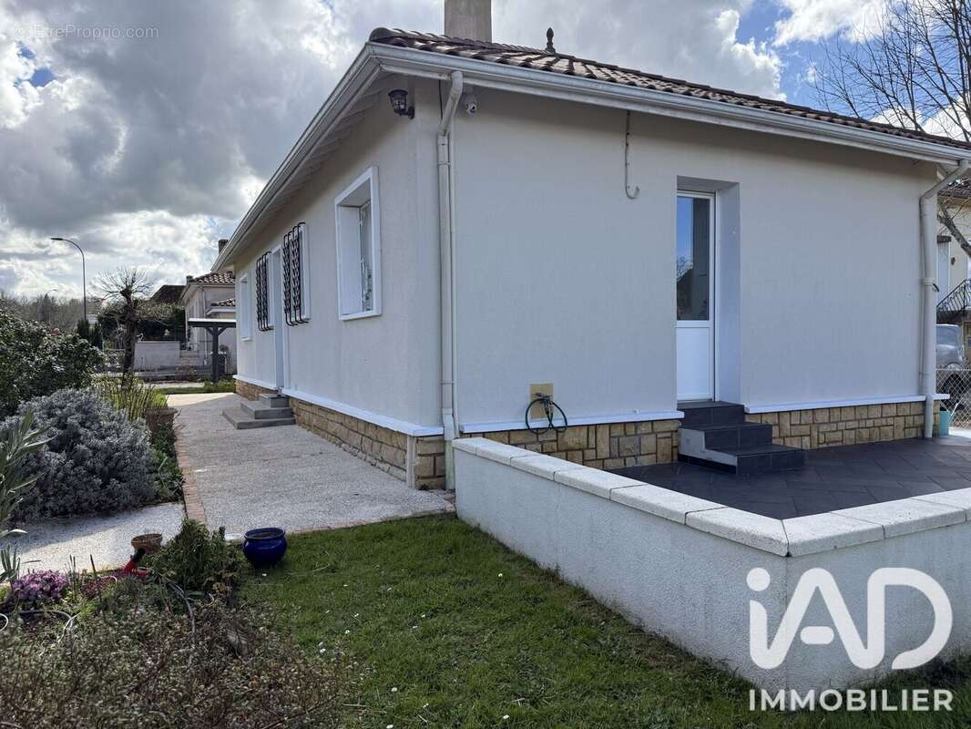 Maison 86 m² à Varennes  - photo 2