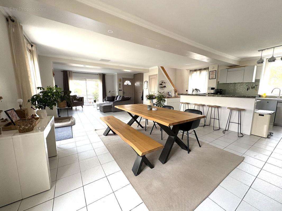 Maison à PONTAULT-COMBAULT