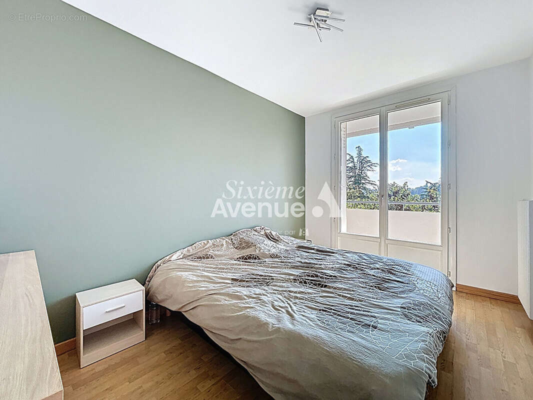 Appartement à DECINES-CHARPIEU