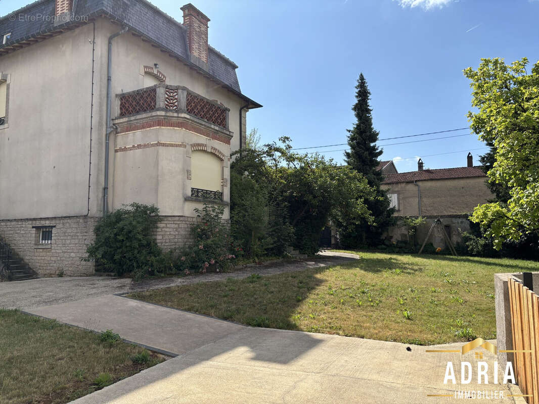 Maison à LIFFOL-LE-GRAND
