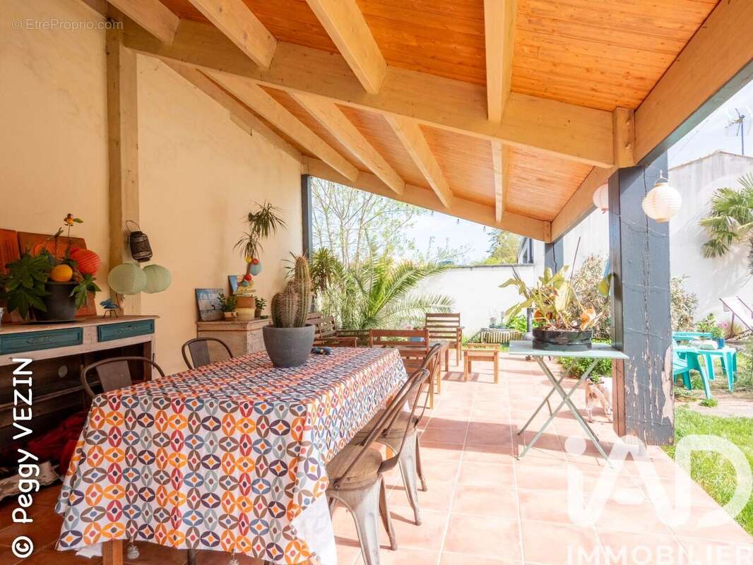 Maison 173 m² à Sainte-Soulle  - photo 7