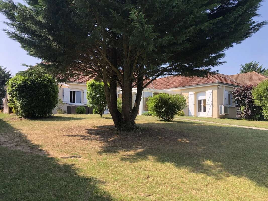 Maison à LA CHAPELLE-SUR-OREUSE