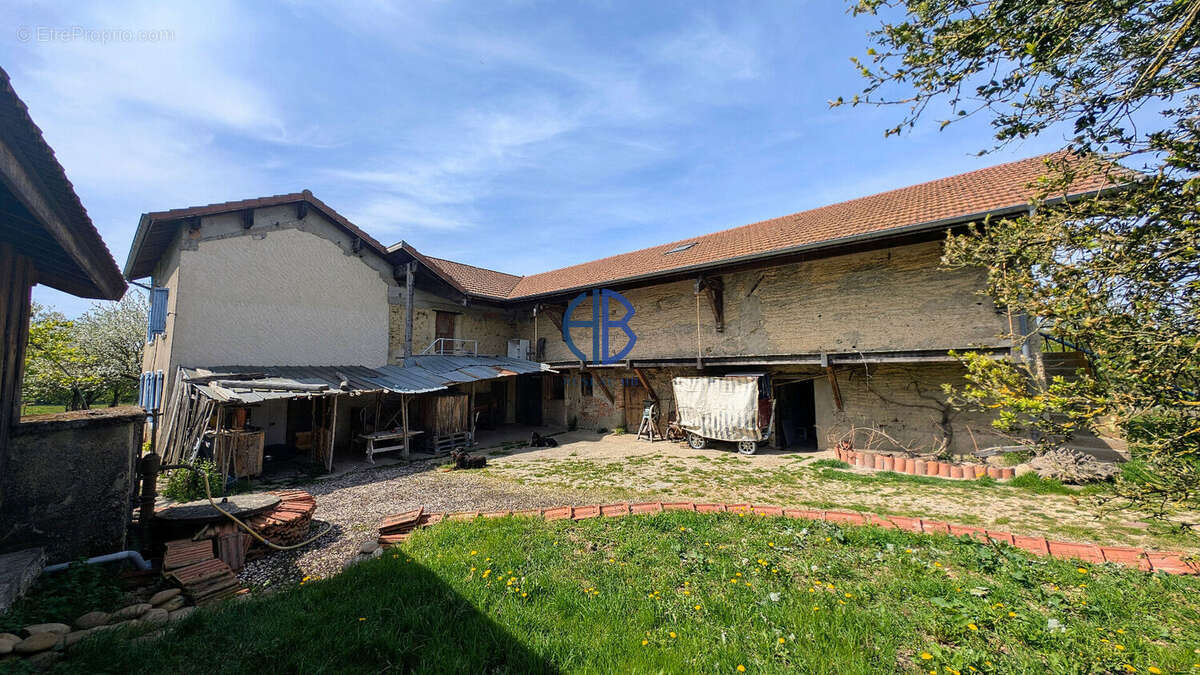 Maison à SAINT-CLAIR-SUR-GALAURE