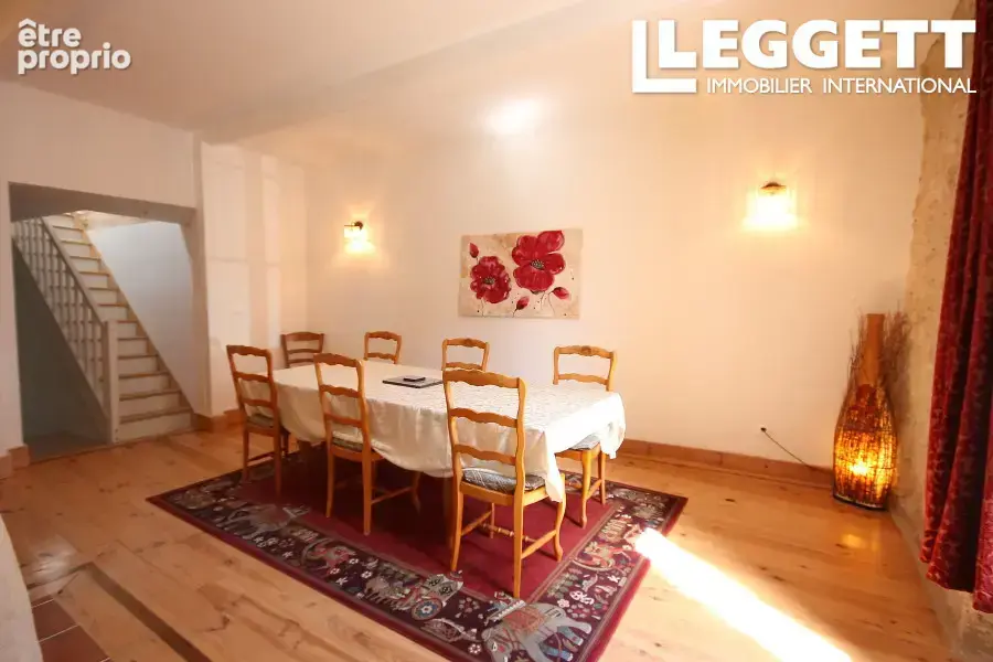 Superbe propriété de village, 4 chambres, 2 salles de bains, grange, jardin et proche des lacs de loisirs - photo 3