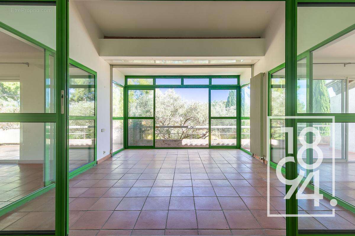 Maison à SAINT-CYR-SUR-MER