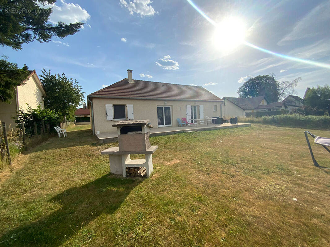 Maison à AUXY