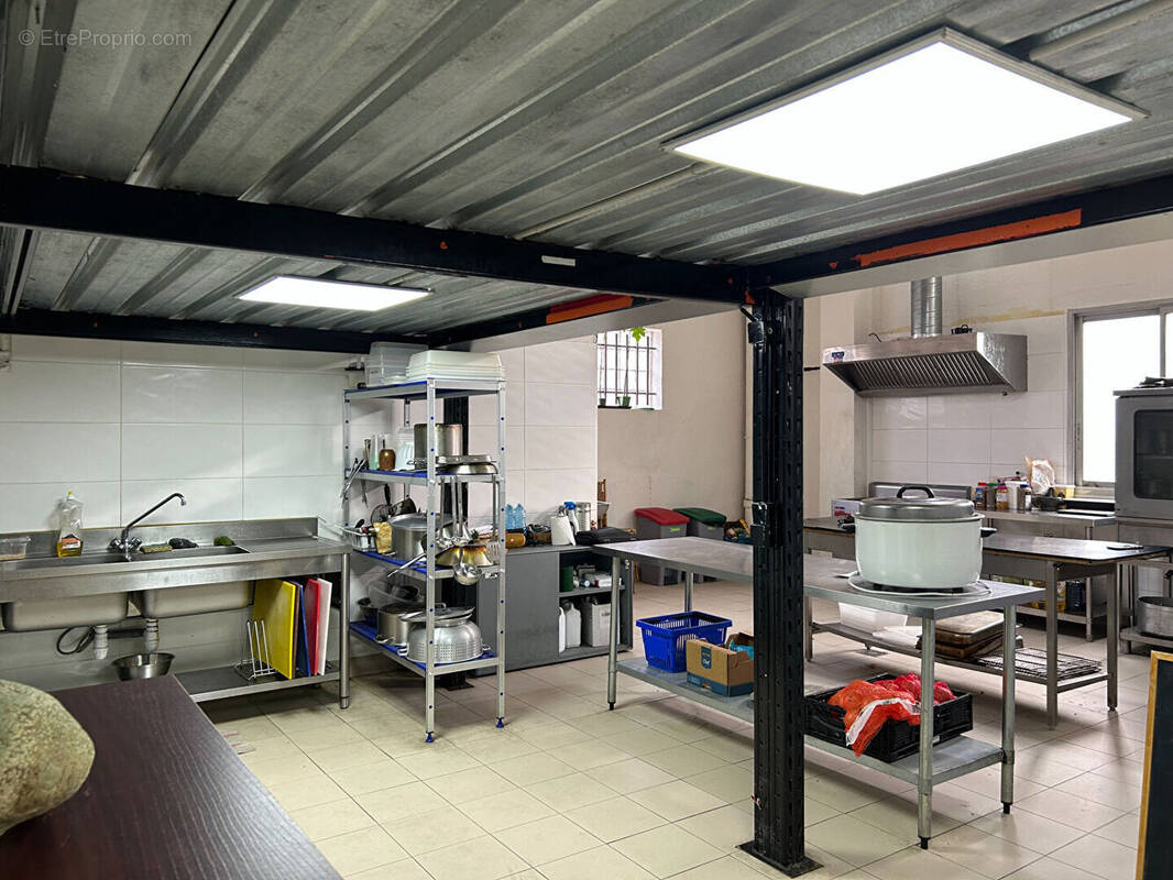 Photo Commerce à Aix-En-Provence au prix de 220 000€