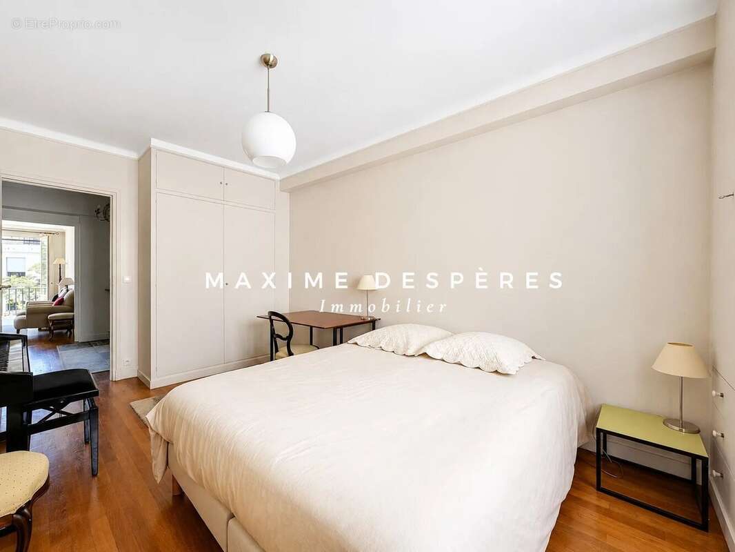 Appartement à NEUILLY-SUR-SEINE