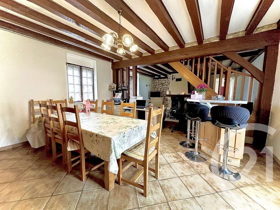 Maison à SAINT-ETIENNE-SOUS-BAILLEUL