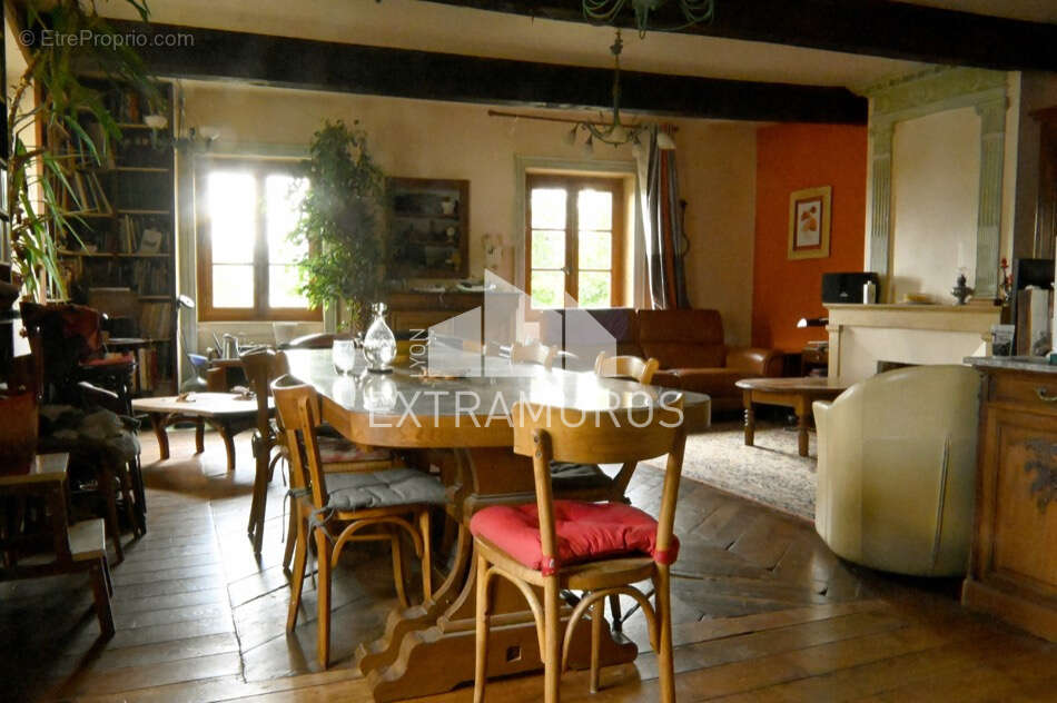 Maison à BESSENAY