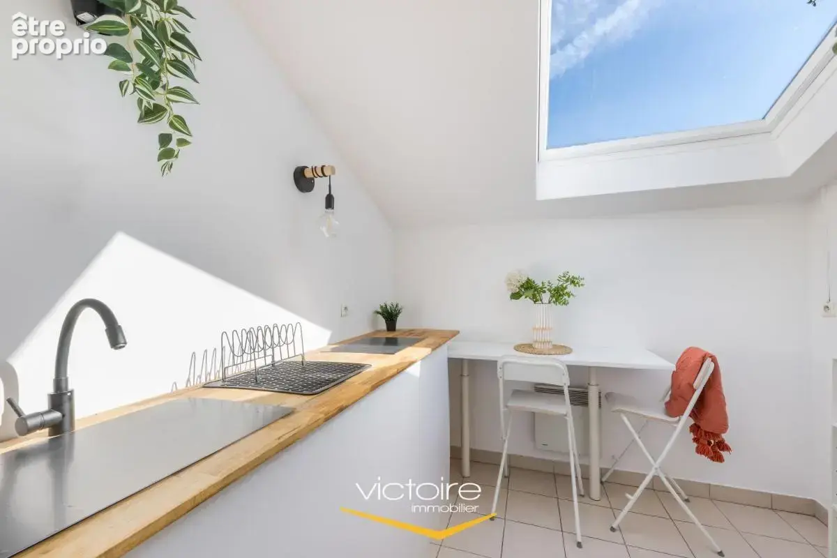 Grange Blanche - T2bis au dernier étage avec loggia vitrée - photo 8