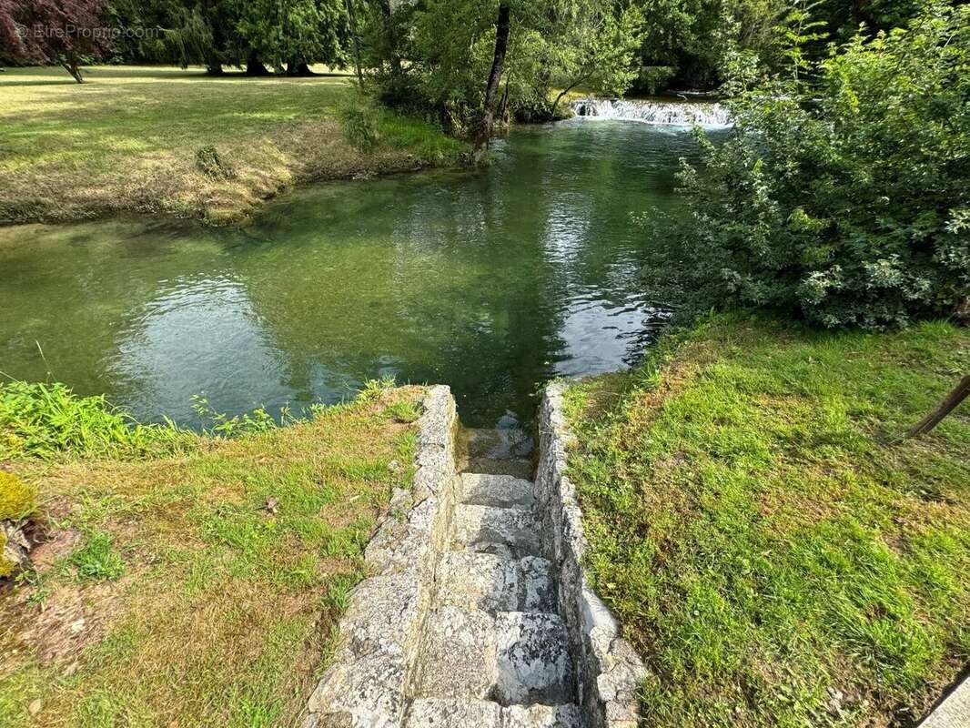 Maison à SAINT-CIRQ-LAPOPIE