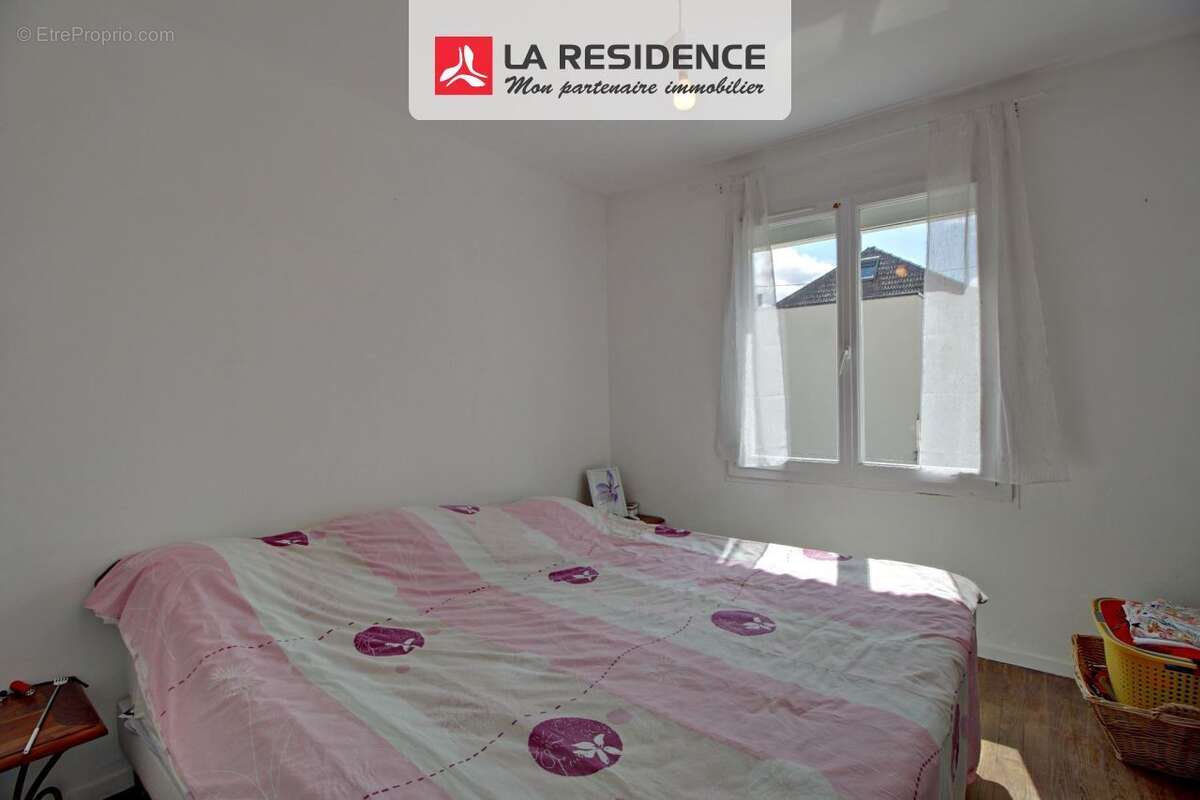 Maison à COURCELLES-SUR-SEINE