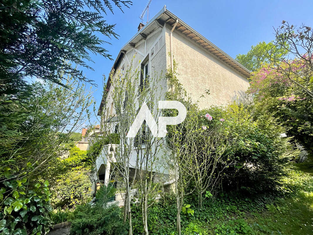 Maison à MONTMORENCY