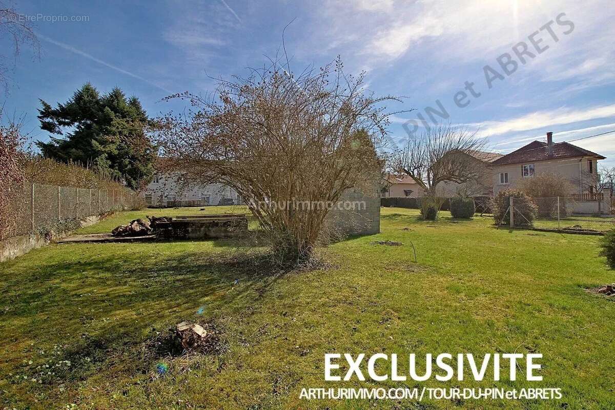 Terrain à SAINT-ANDRE-LE-GAZ