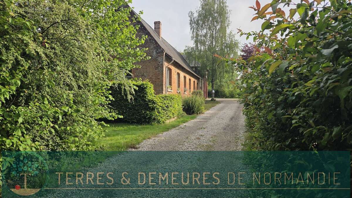 Maison à VARNEVILLE-BRETTEVILLE
