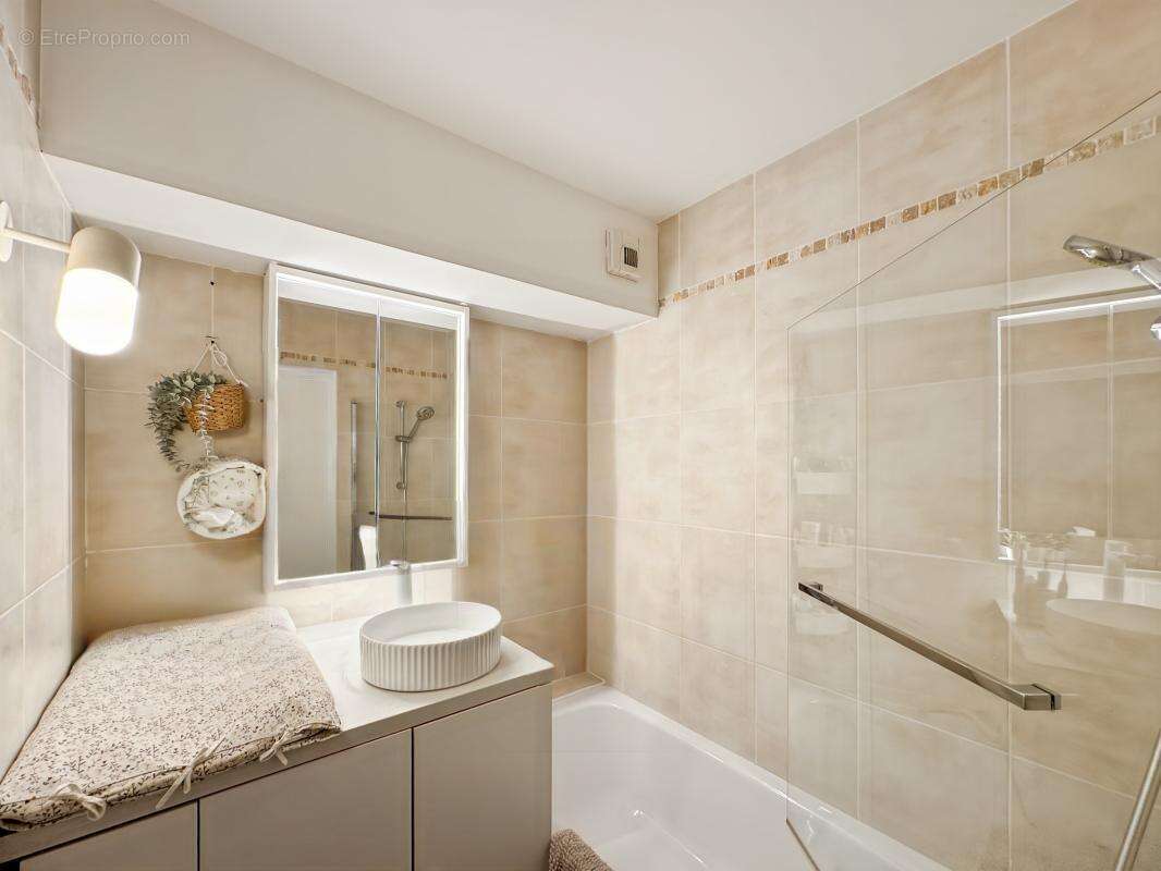Appartement rénové - photo 11