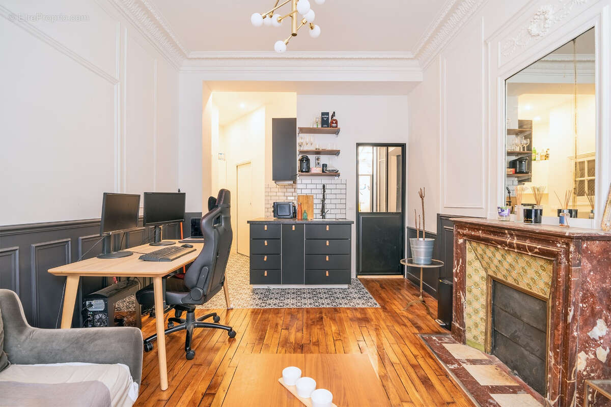 Appartement à PARIS-18E