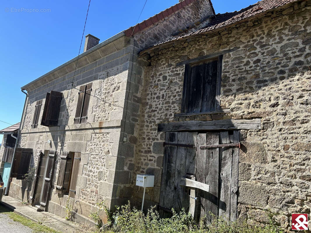 Maison à SAINT-SULPICE-LES-CHAMPS