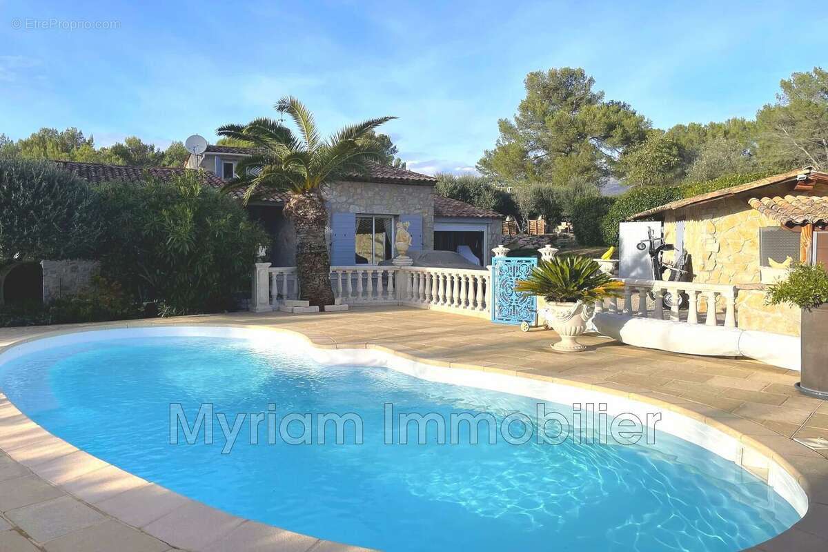 Maison à PEYMEINADE