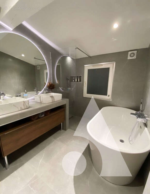 Maison à LE CASTELLET