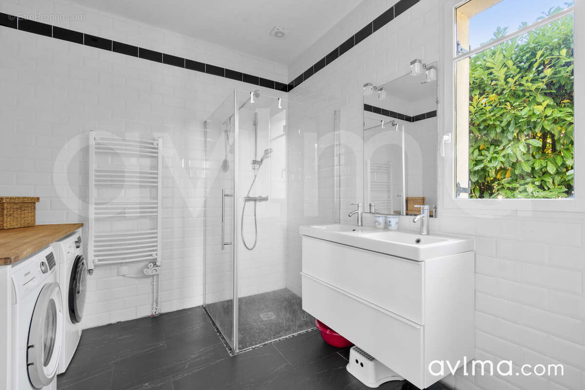 Maison à SAINT-NOM-LA-BRETECHE