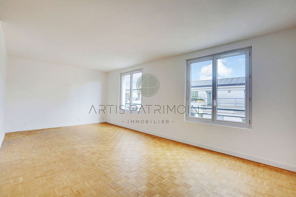 Appartement à PARIS-15E