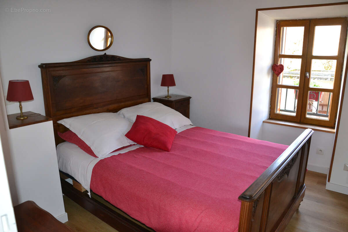 Maison à SAINT-SAUVES-D'AUVERGNE