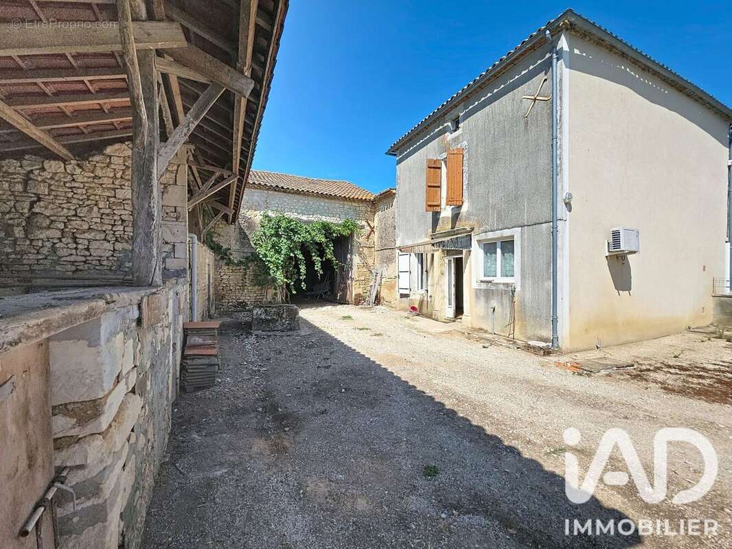 Photo 3
