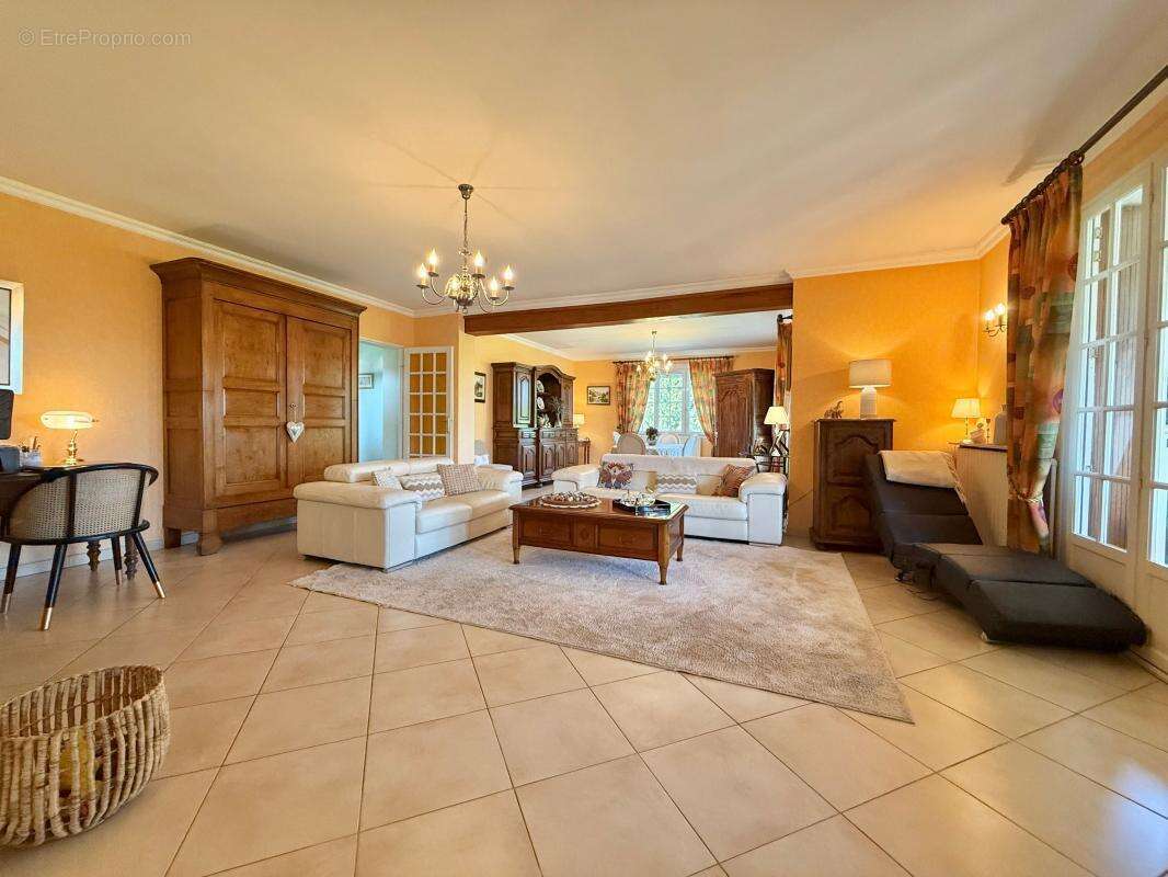 Maison à LAMARCHE-SUR-SAONE