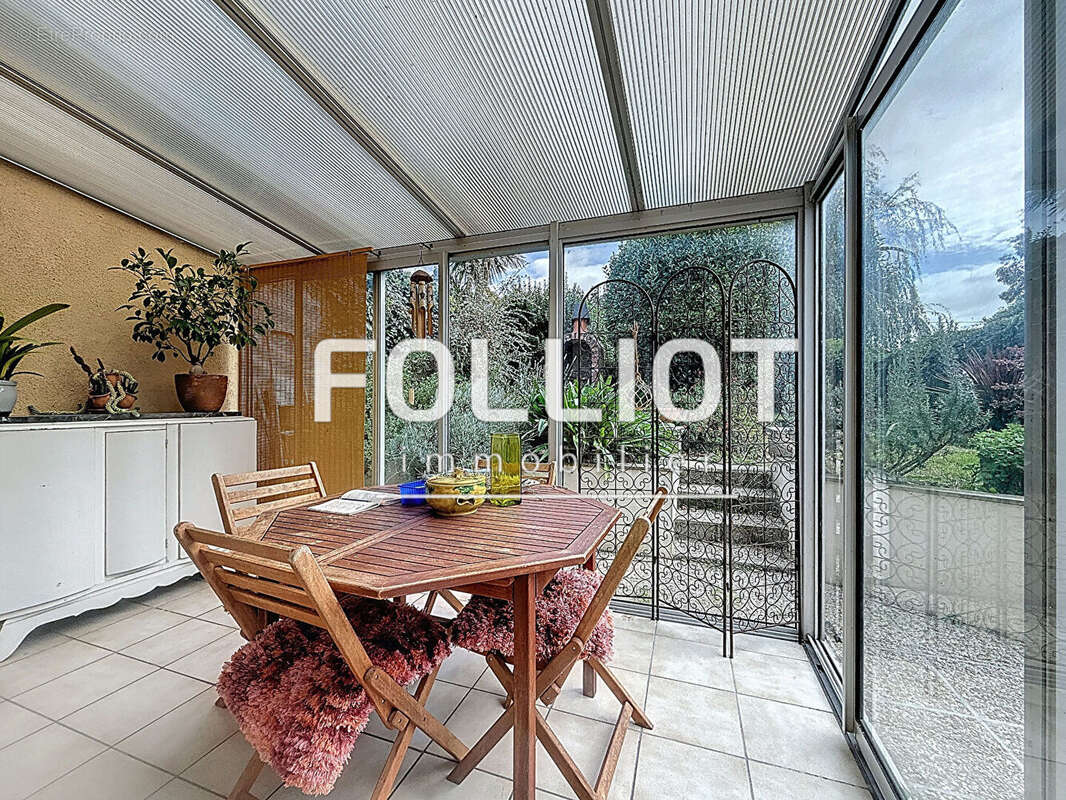 Maison à DONVILLE-LES-BAINS