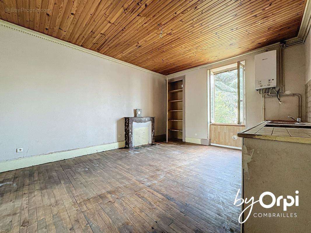 Appartement à SAINT-ELOY-LES-MINES