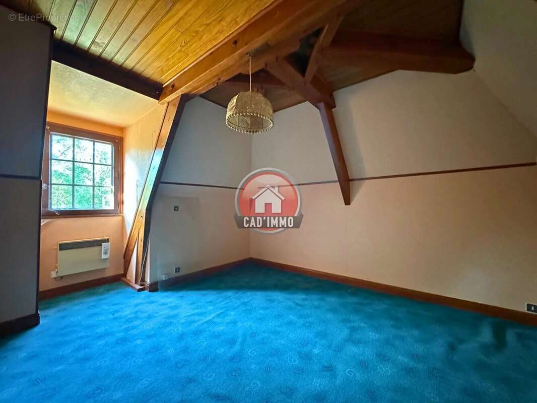 Maison à COUZE-ET-SAINT-FRONT