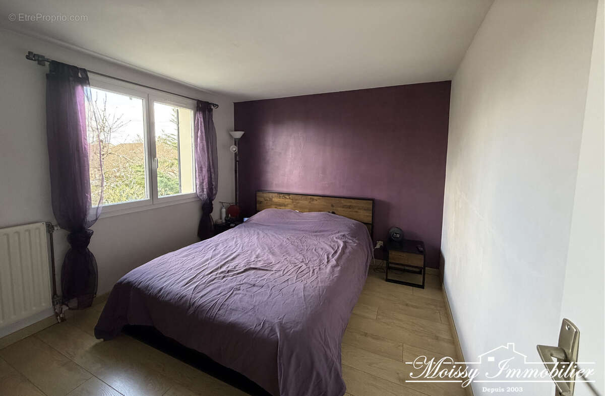 Maison à MOISSY-CRAMAYEL