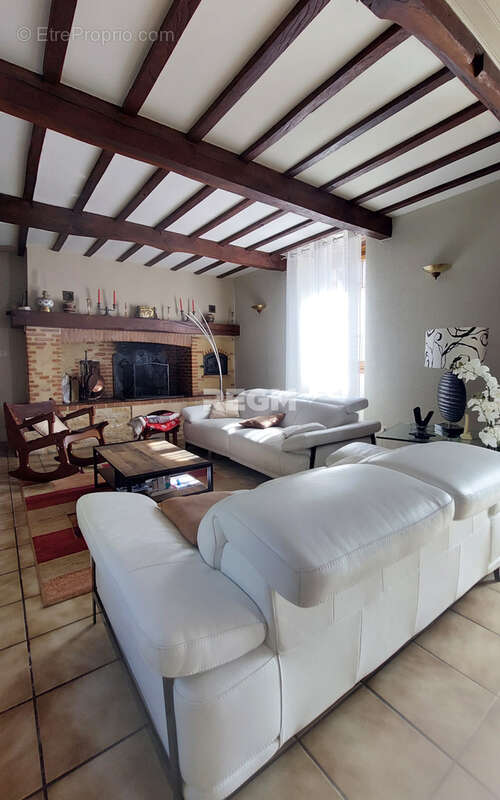 Maison à SAUVAGNON