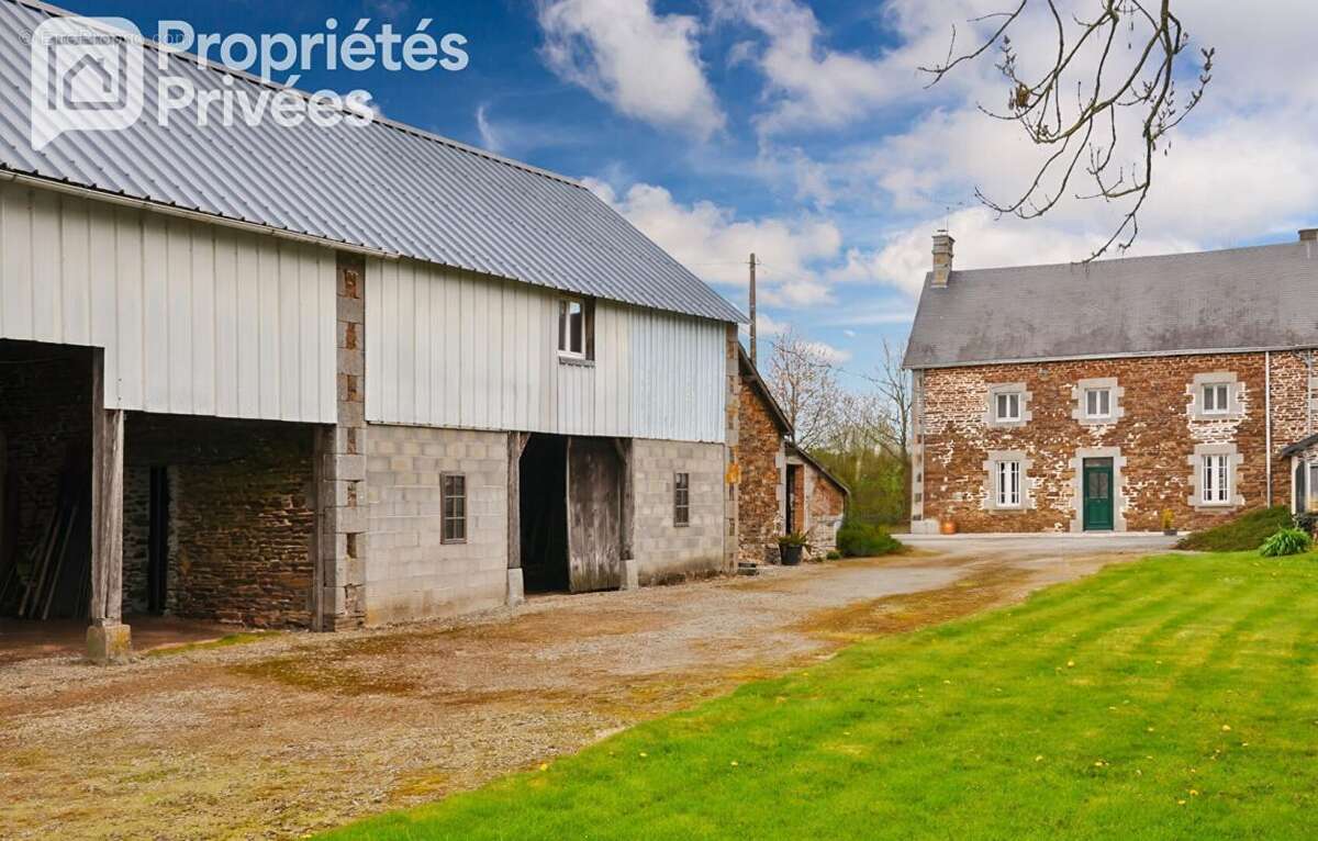 Maison à MONTENAY