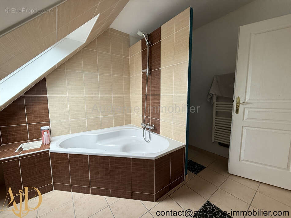 Maison à CONFORT-MEILARS