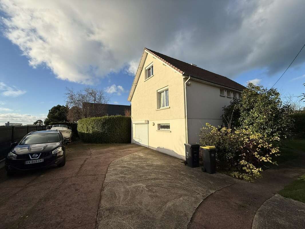 Maison à OCTEVILLE-SUR-MER