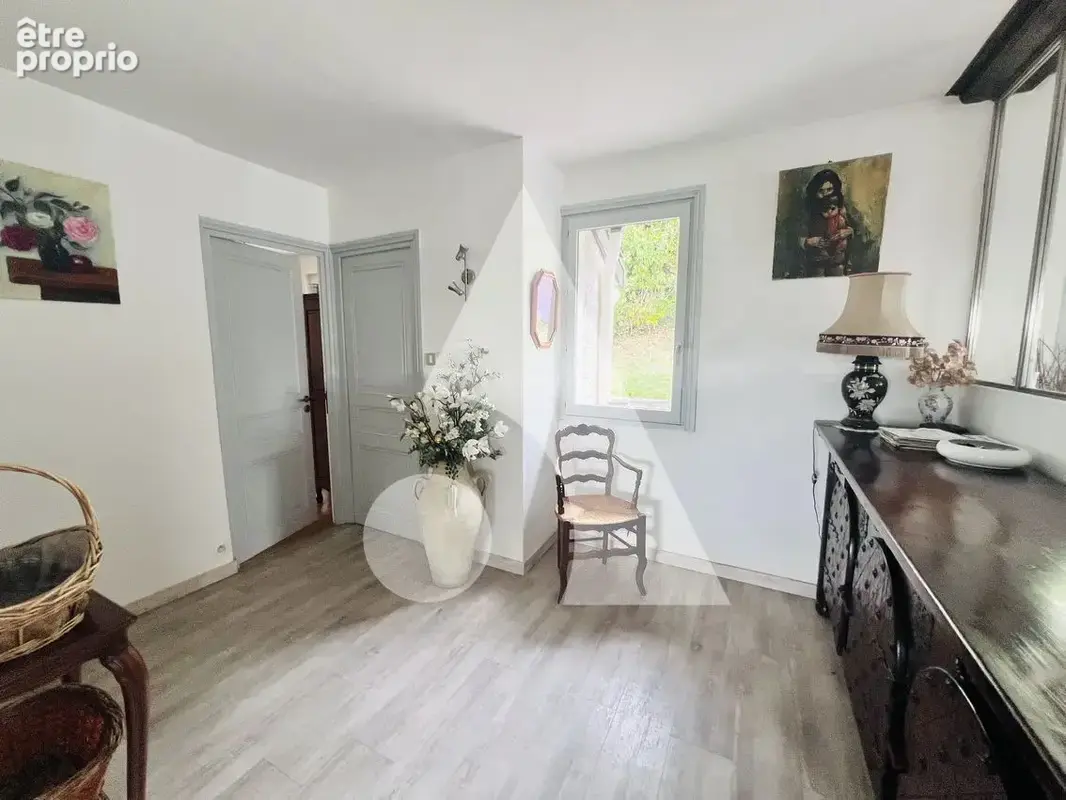 Belle maison avec piscine sur la côtière à Neyron - photo 11