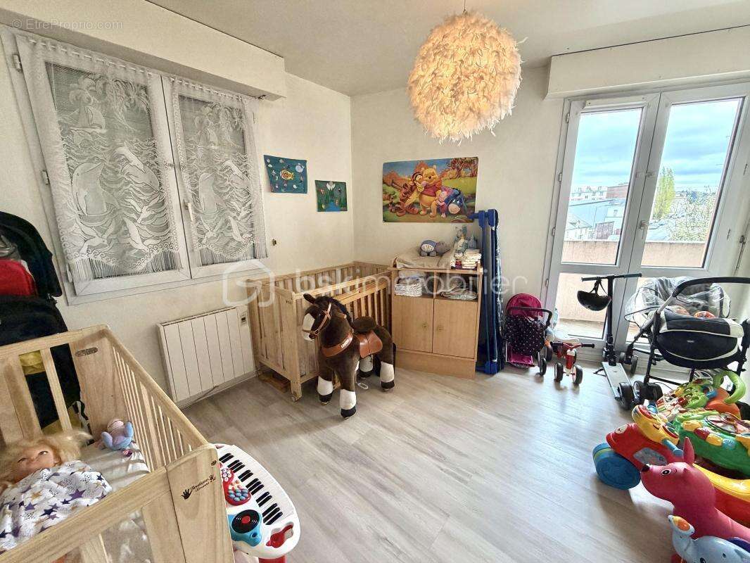 Rouen 76100 quartier MATMUT - appartement T4 - 3 chambres, 3 balcons, un box de stationnement, cave - photo 11