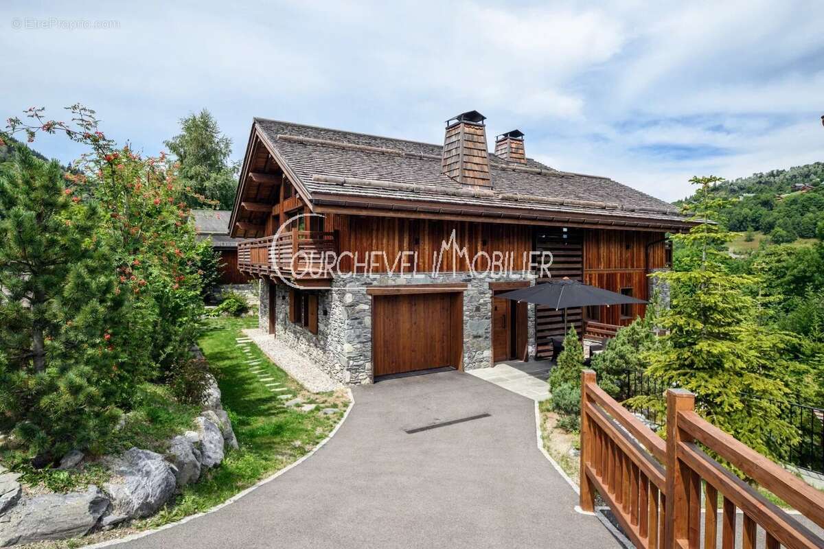 Maison à LES ALLUES