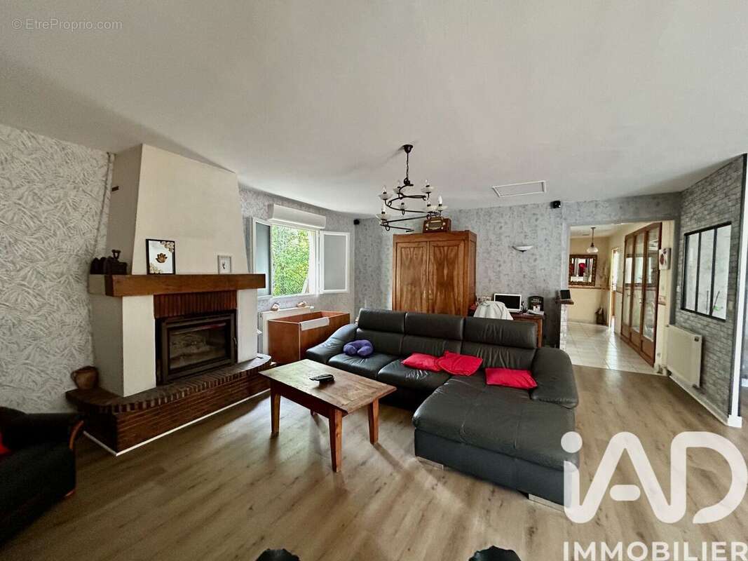 Photo 5 - Maison à ALLONNES