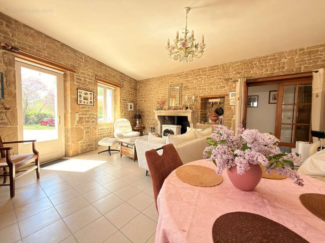Maison à VILLEFAGNAN