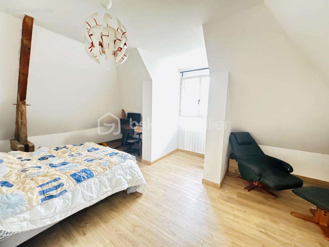 Maison à SAINT-JEAN-DE-BRAYE