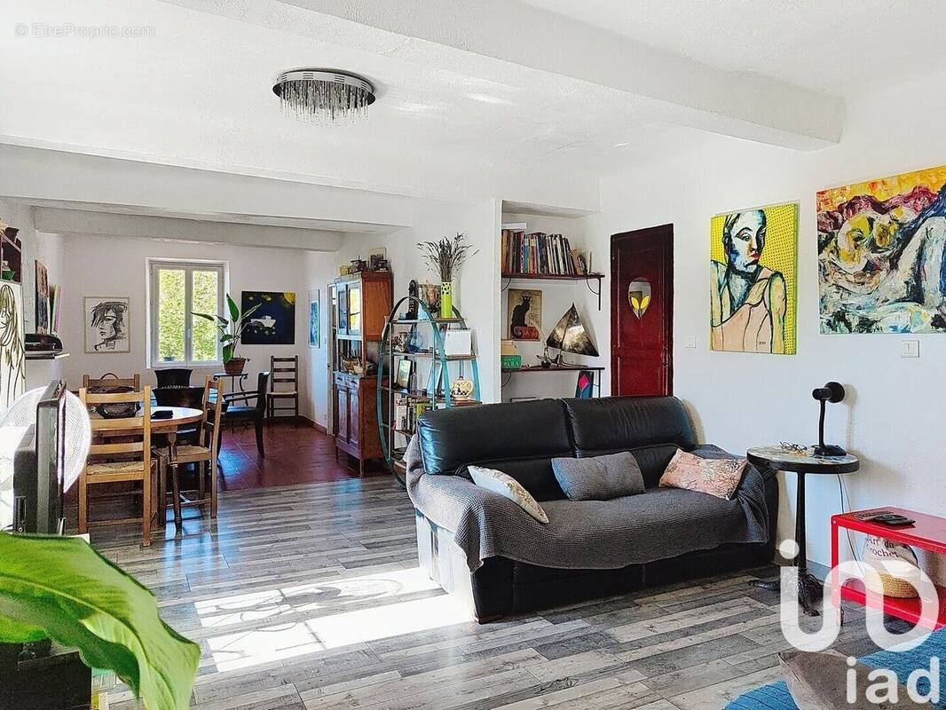 Photo 1 - Maison à CUERS