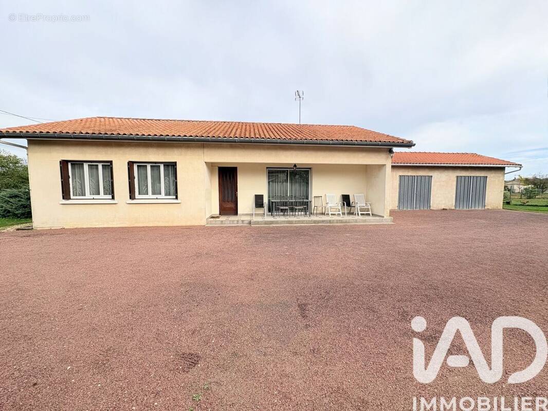 Photo 1 - Maison à LES BILLAUX