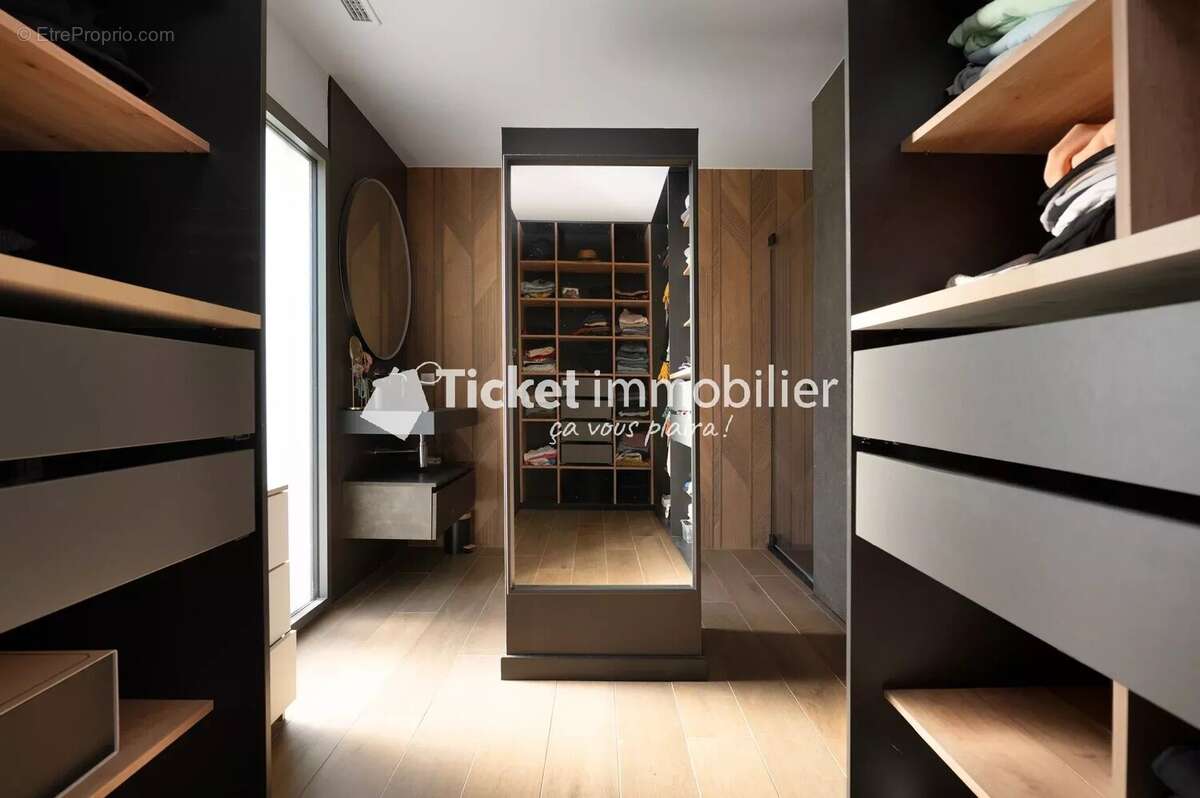 Maison à LA SALVETAT-SAINT-GILLES